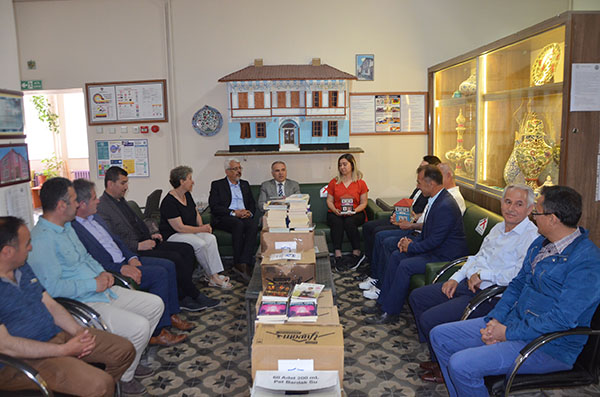 Gaziemir Eğitim Kampüsü, Kula Halk Eğitime 1000 Kitap Bağışı Yaptı