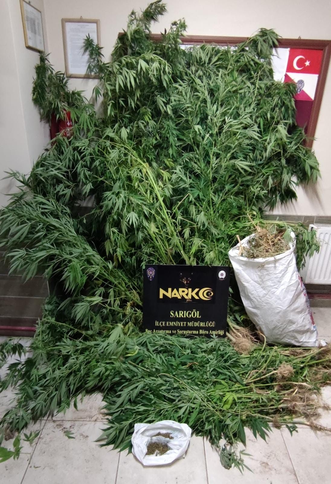 1 Kilo 784 Gram Esrar Ele Geçirildi