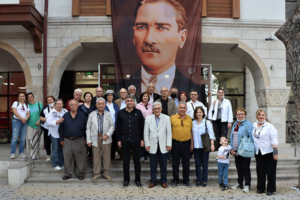 İzmir’de yaşayan Kulalılar değişen ve gelişen Kula’ya hayran kaldı