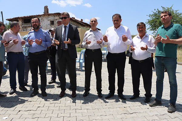 Kula’da 9 Yıldır Kapalı Olan Tarihi Cami Cuma Namazıyla İbadete Açıldı