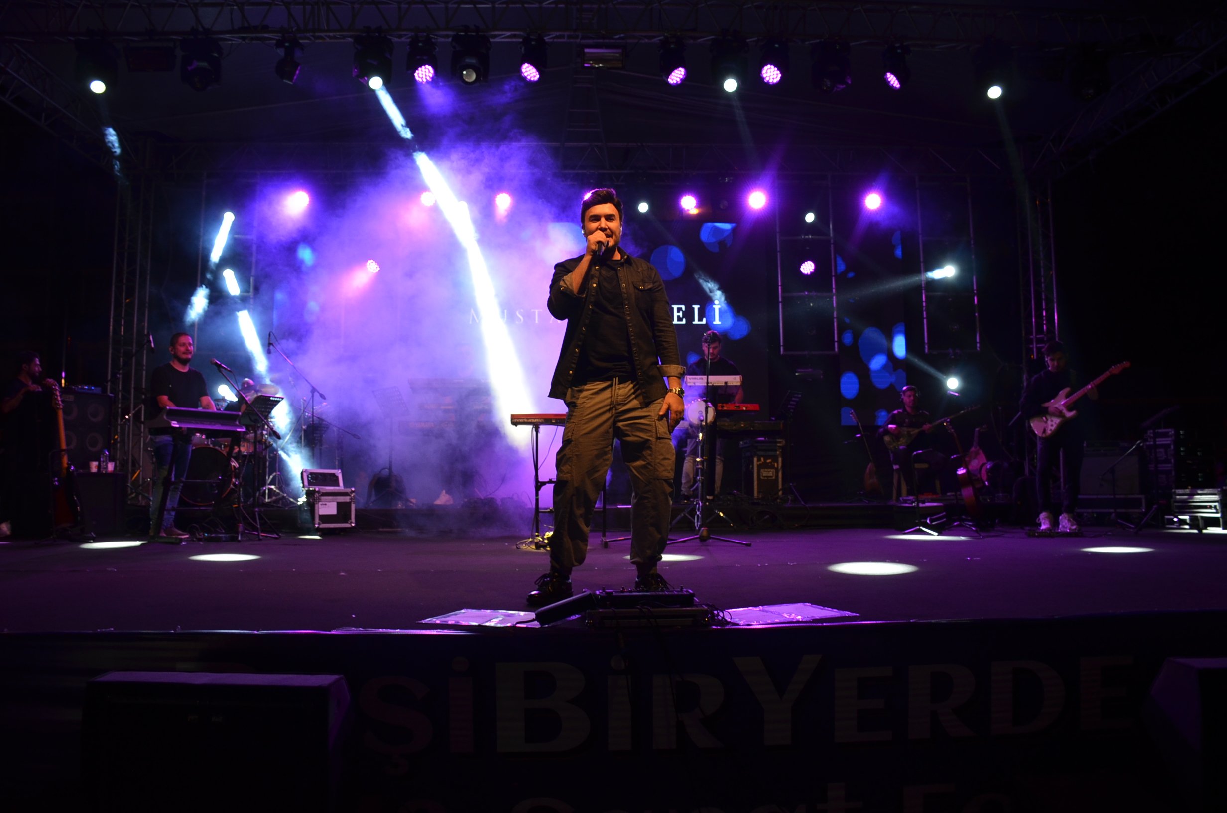 Mustafa Ceceli Kulalılara Unutulmaz Bir Gece Yaşattı