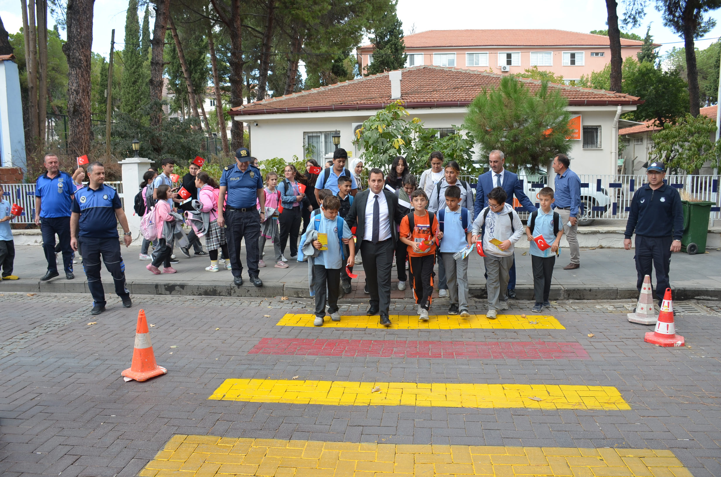 ‘Öncelik Hayatın, Öncelik Yayanın’ Uygulaması Kula da Yapıldı