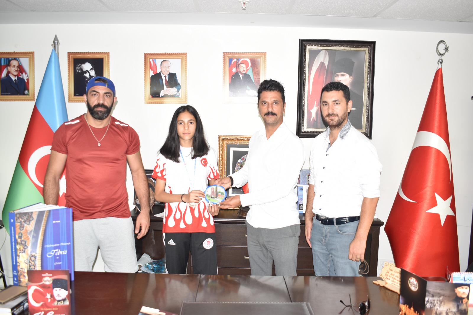 EYLEM ECE ÜNLÜ VERDİĞİ SÖZÜ TUTARAK AVRUPA 3.sü OLDU