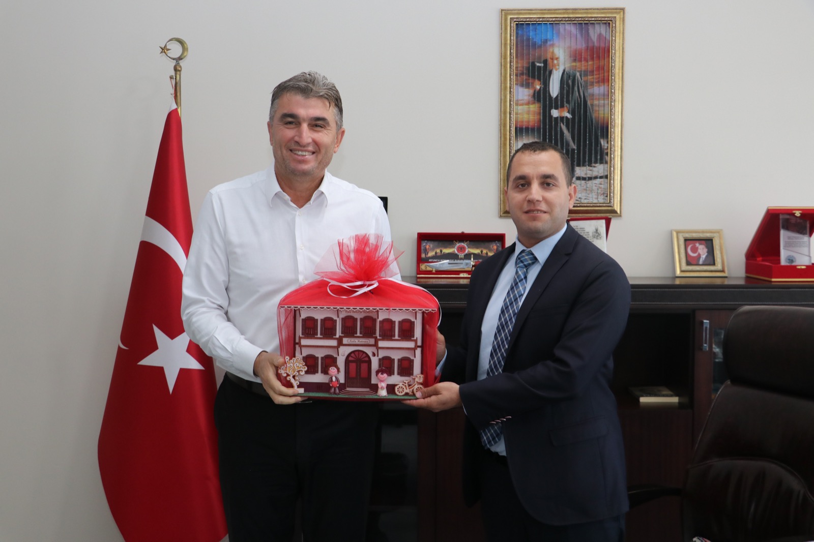 Başkan Tosun’dan Kula Kaymakamı Tatlısöz’e Tebrik Ziyareti