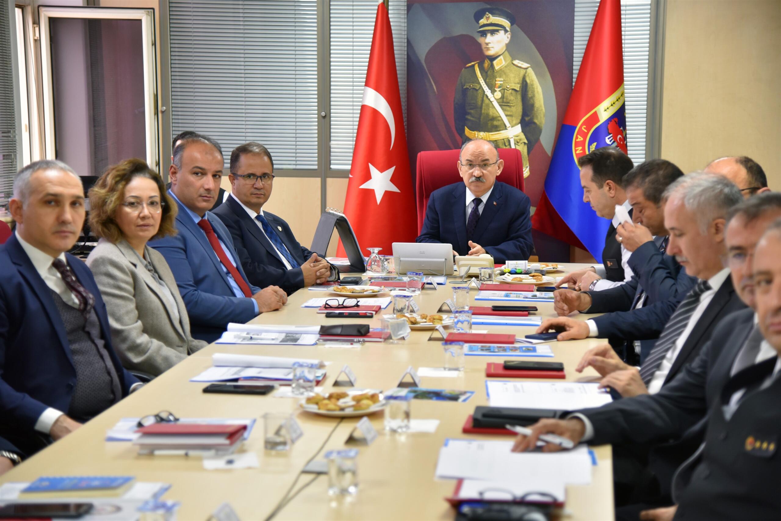 Vali Karadeniz, “Güvenli Trafik, Güvenli Tarım” Sempozyumuna Katıldı