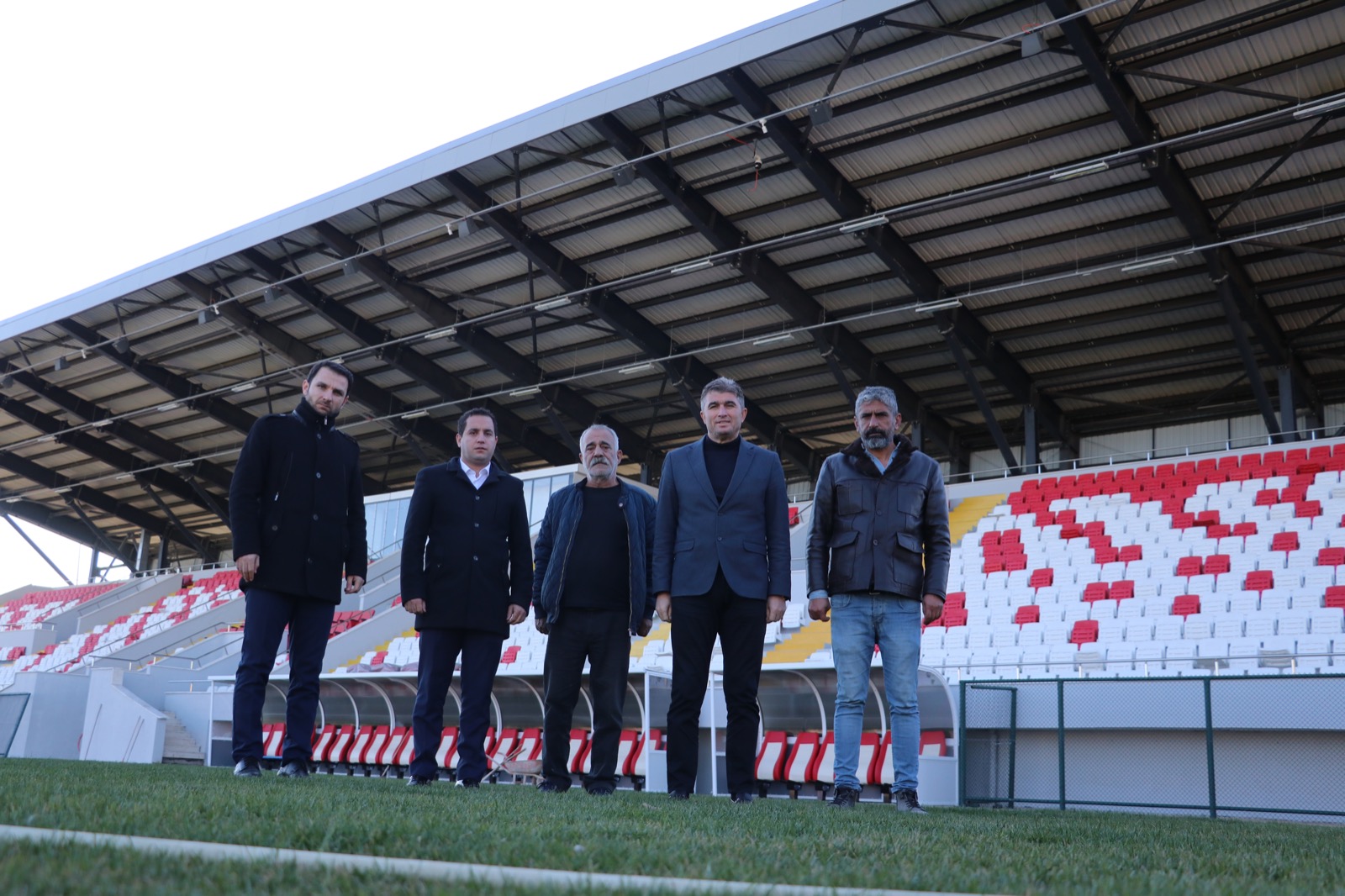 Kula İlçe Stadı Baştan Aşağıya Yenilendi