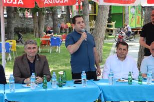 KULA’DA İLÇE PROTOKOLÜ VATANDAŞLA BAYRAMLAŞTI