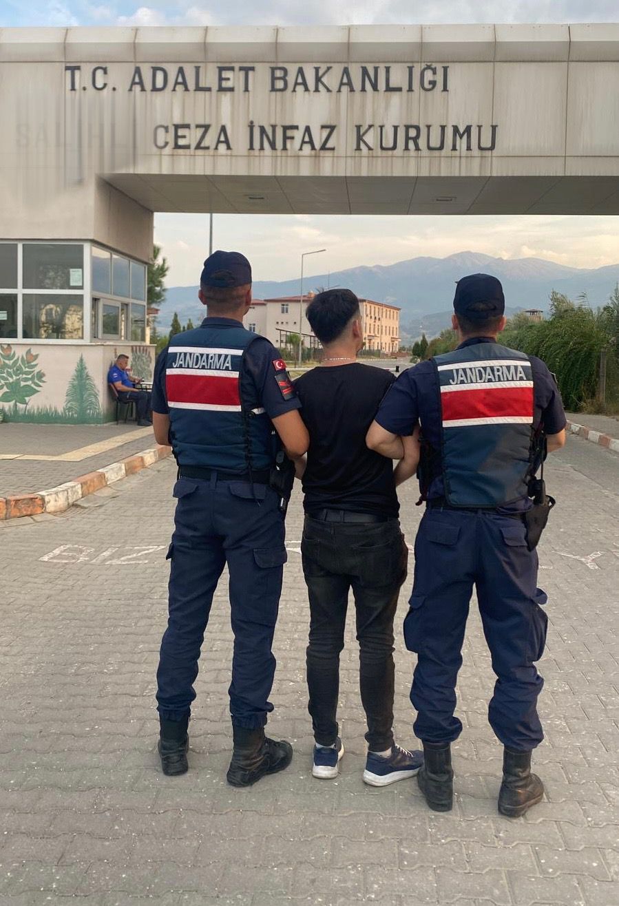 Hırsızlık Suçundan 17 Yıl 18 Ay 25 Gün kesinleşmiş Suçu Olan Şahıs Kula’da Yakalandı