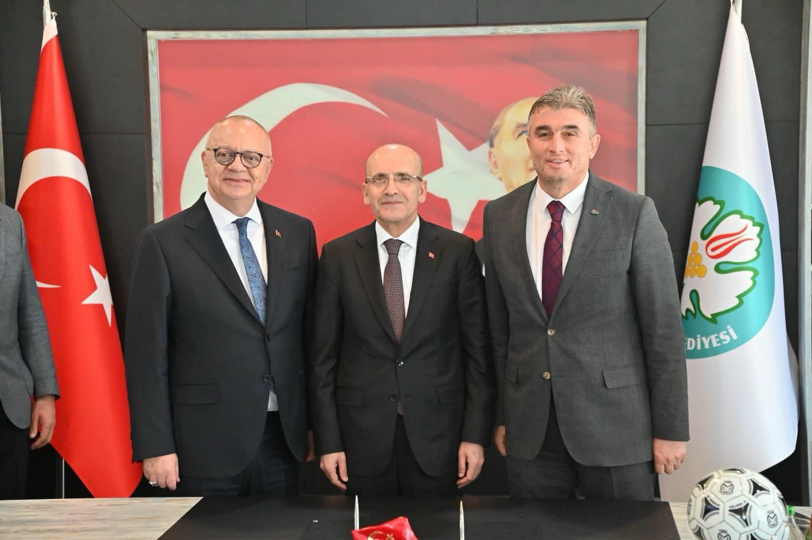 BAŞKAN TOSUN, MALİYE BAKANI ŞİMŞEK’İN MANİSA PROGRAMINA KATILDI.