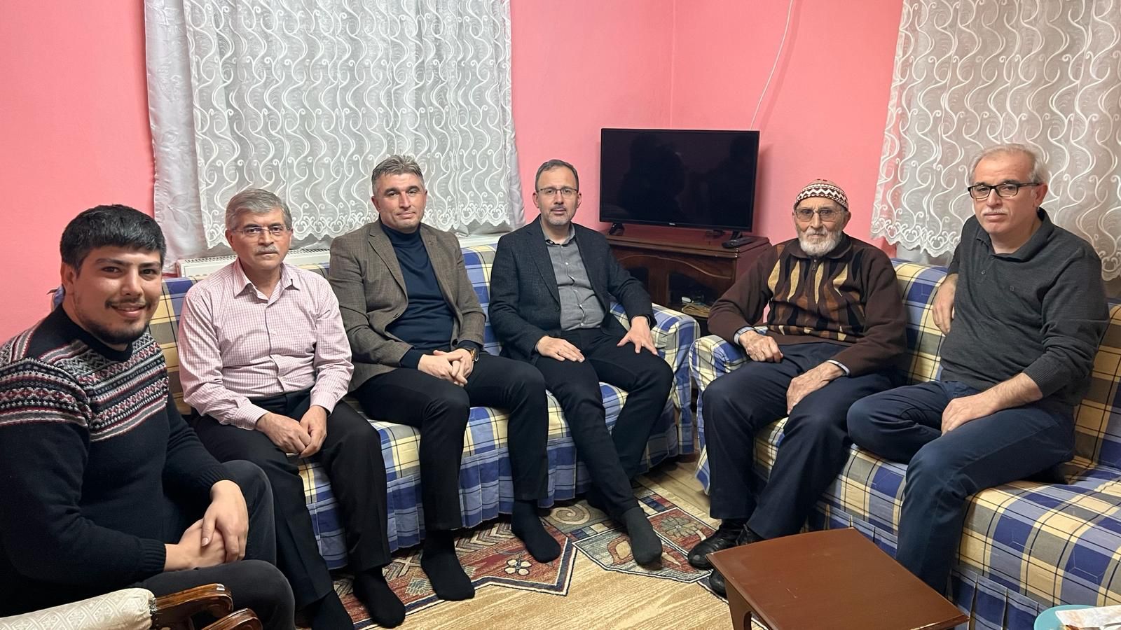 Kasapoğlu’ndan Başkan Tosun’a Taziye Ziyareti