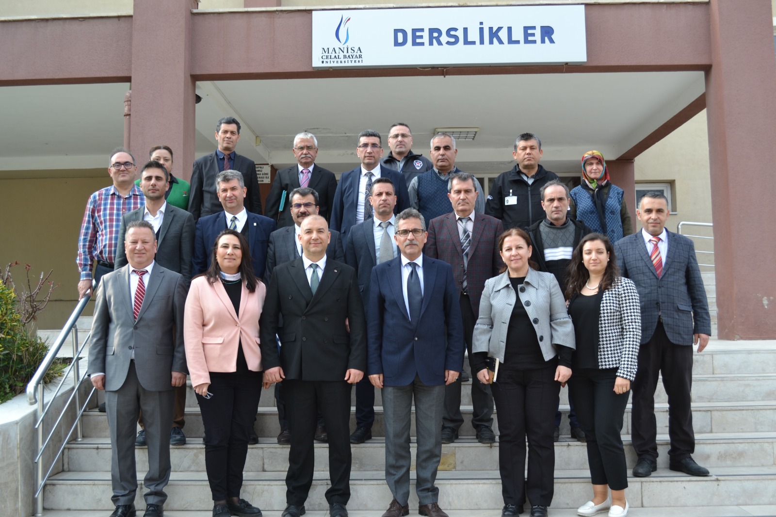 Kula Meslek Yüksekokulu’na Üniversiteden Ağır Çıkartma