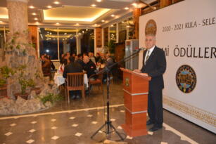 Kulalı ve Selendili iş insanlarına Salihli TSO’dan ödül