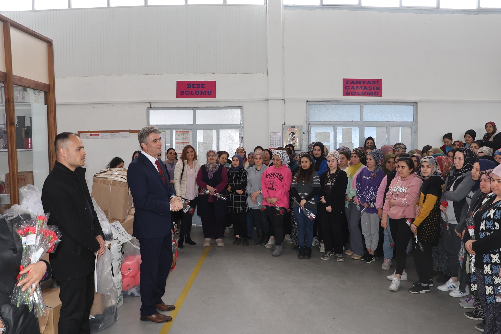 Başkan Tosun 8 Mart Dünya Kadınlar Gününü Kutladı