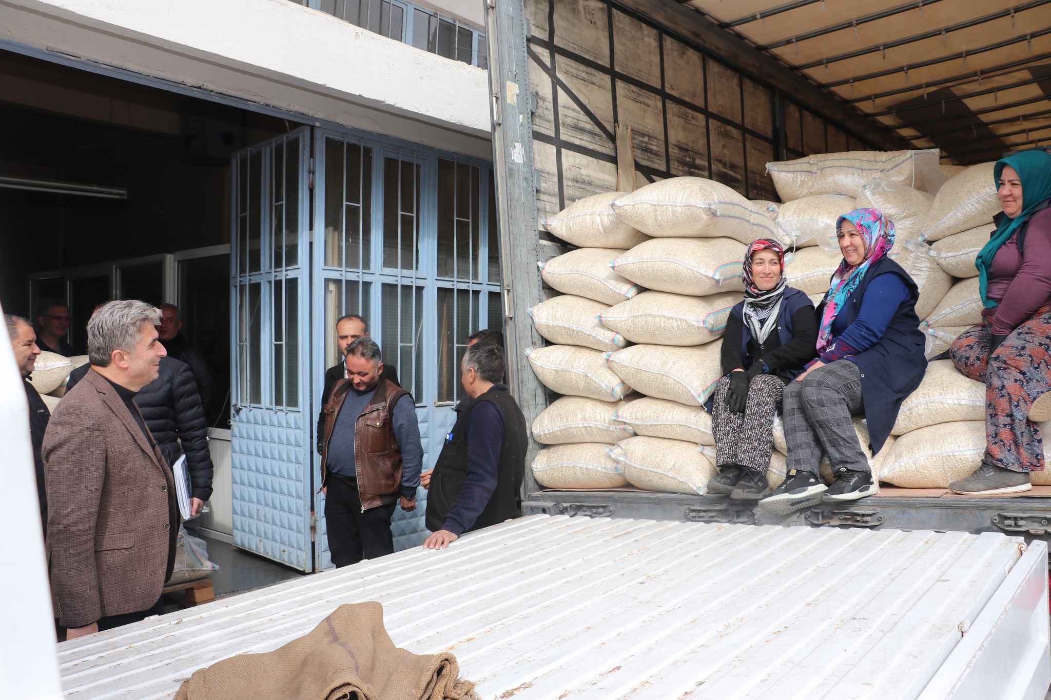 Başkan Tosun Leblebiciler Sitesi ve Tabakhane Esnafını Ziyaret Etti