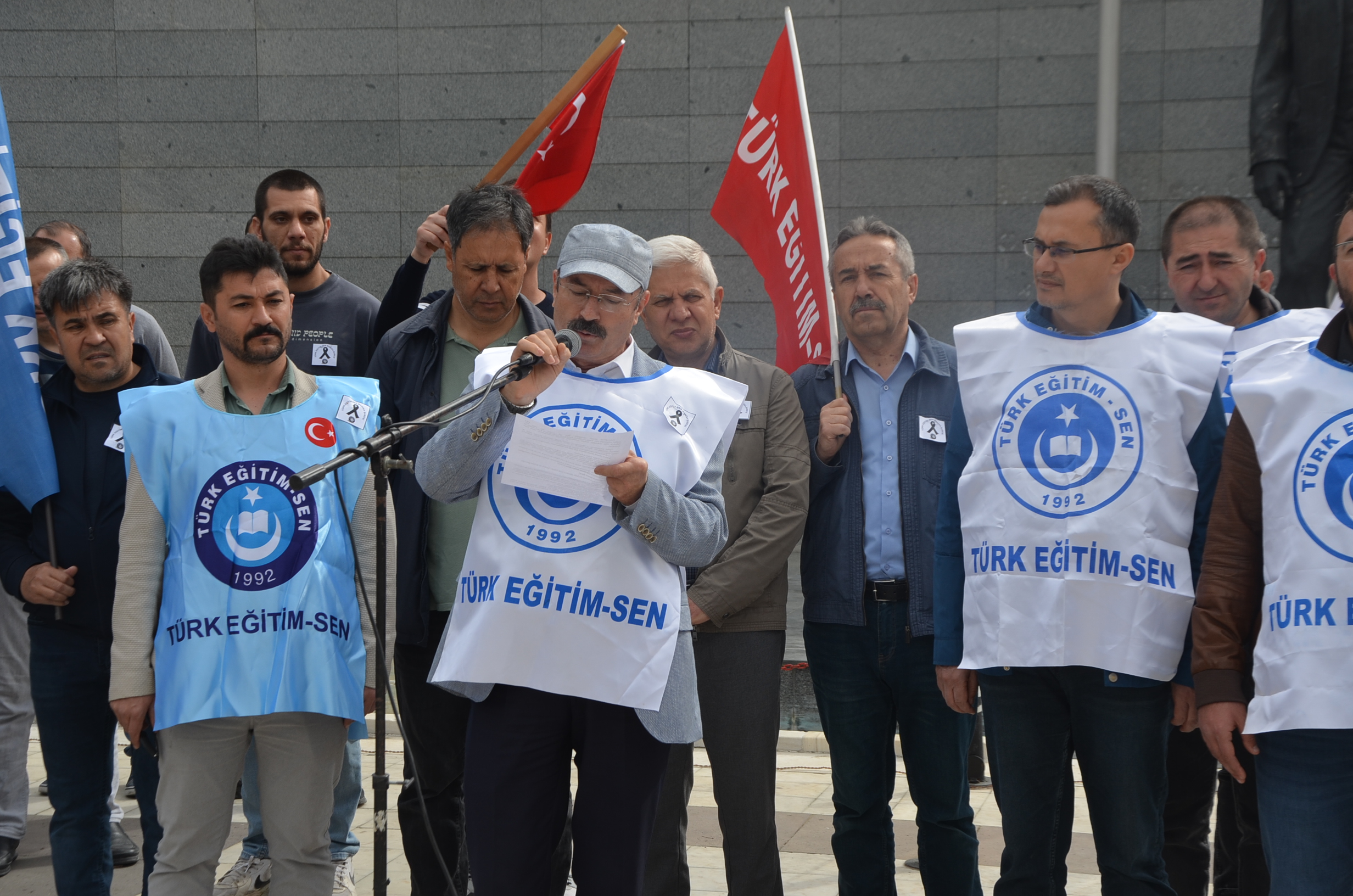 Artık Yeter! Eğitimde Şiddet Yasası Çıkarılsın!