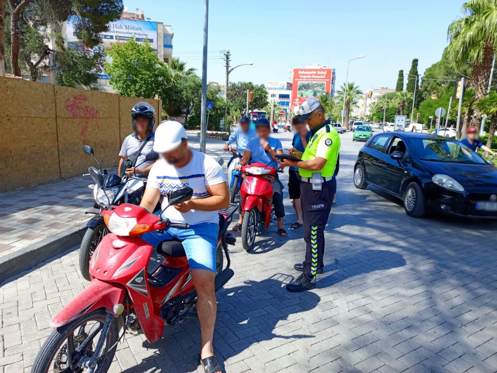 Motorsiklet Kullancıları 681,861 TL. Ceza Yedi