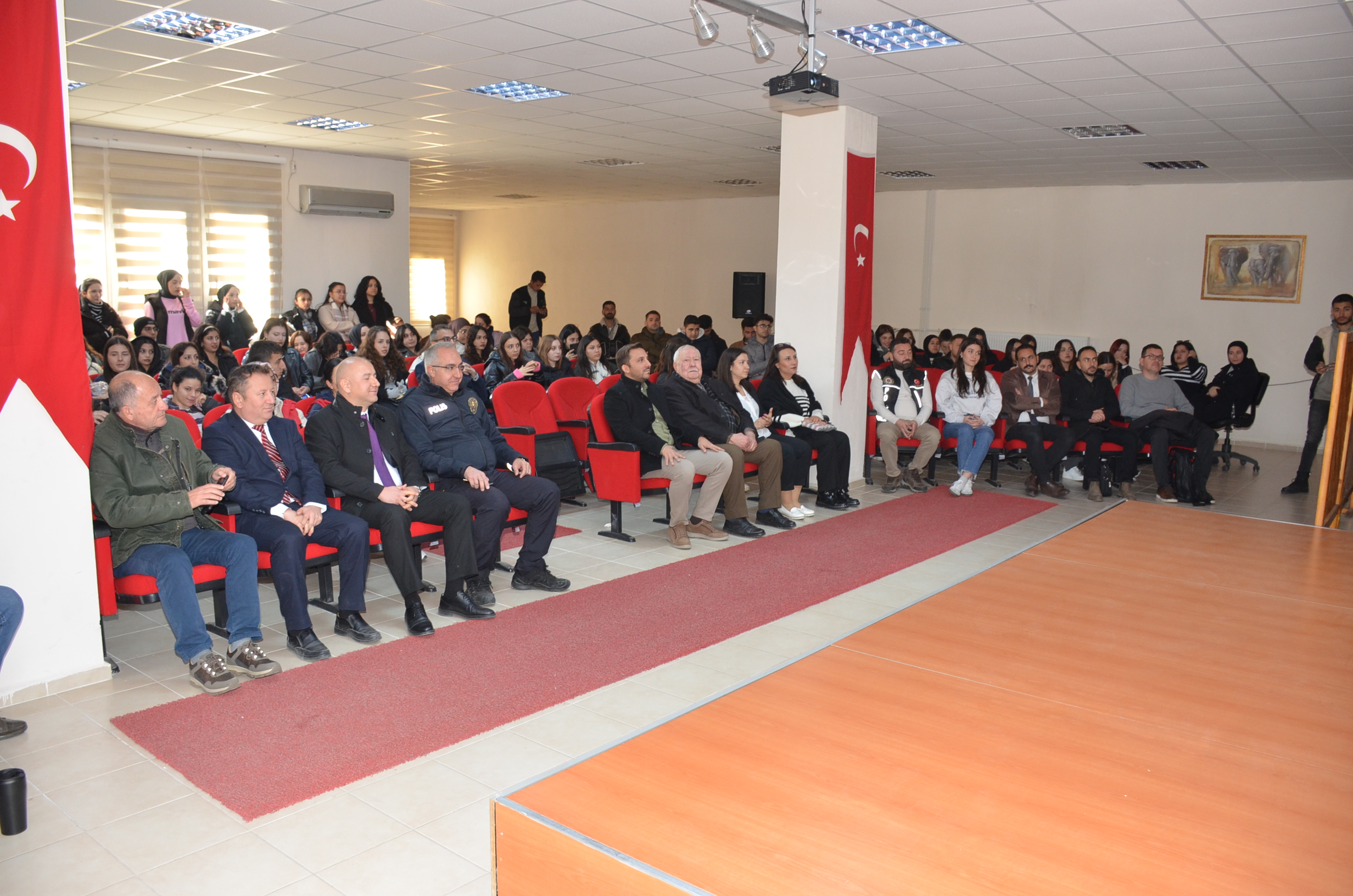 Üniversite Öğrencilerine Uyuşturucuya “HAYIR”, hayata “EVET” de! Semineri Verildi