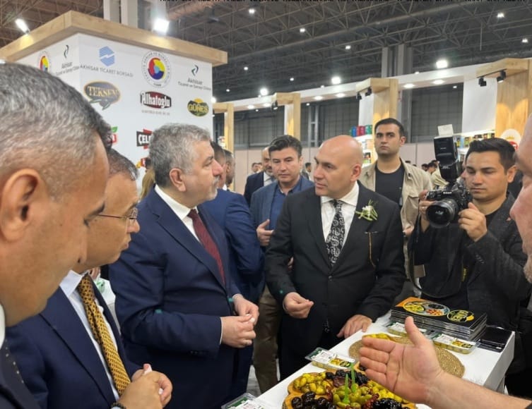 AKHİSAR ORTADOGU PAZARINDA