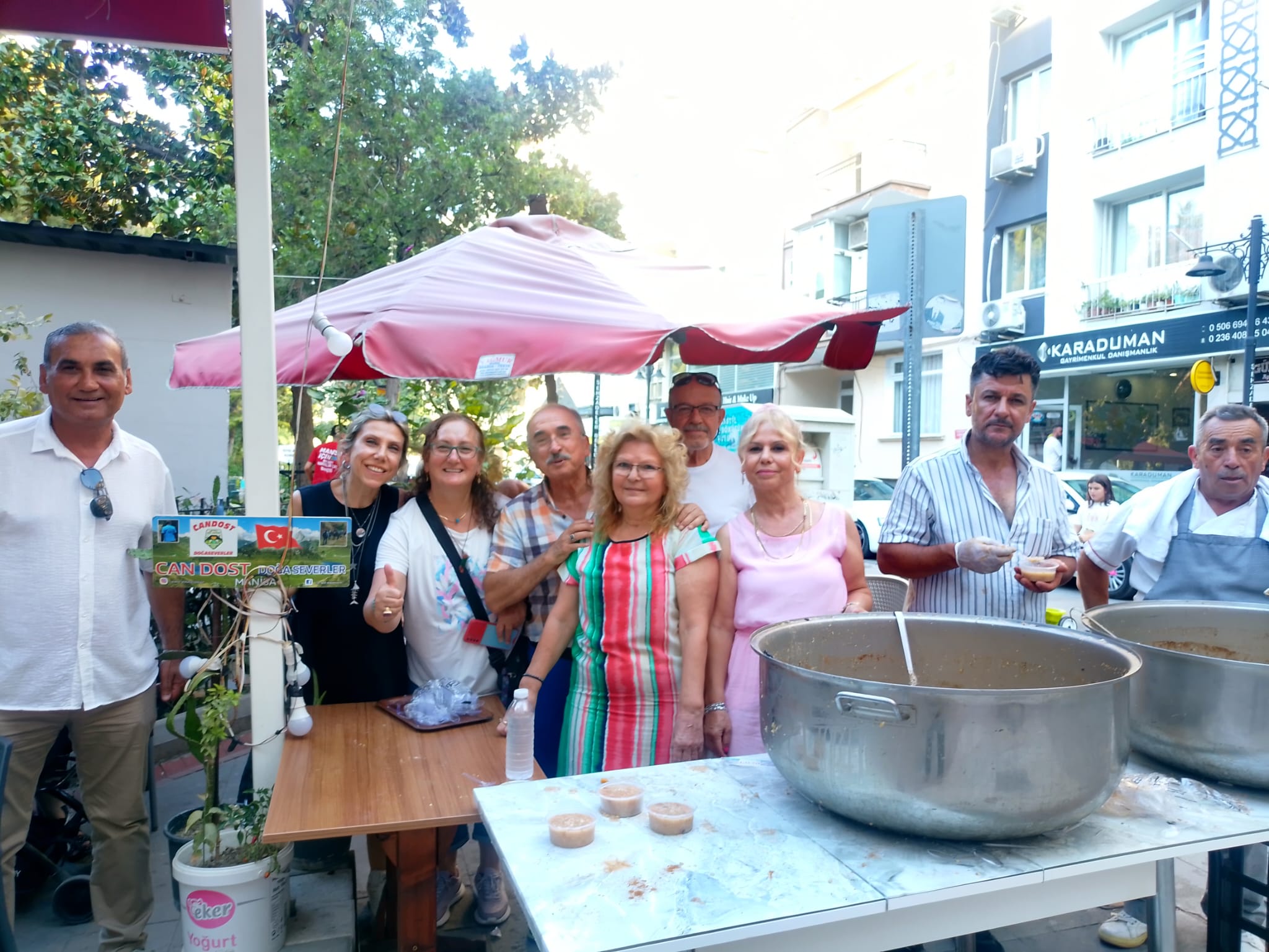 MERHUM FERDİ ZEYREK VE ŞEHİTLERİN ANISINA AŞURE HAYRI