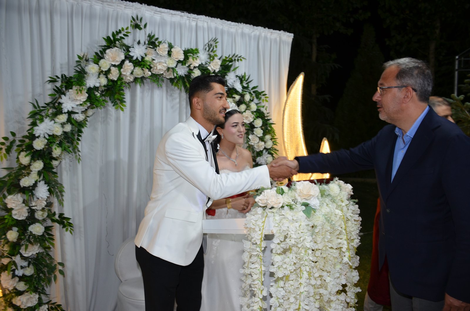 KASAPOĞLU KULADA GENÇ ÇİFTLERİN NİKAH ŞAHİDİ OLDU