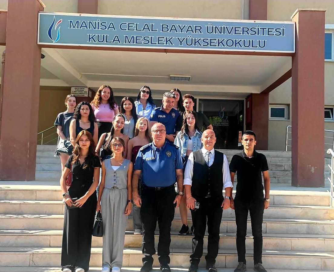 KULA’DA OKUL ÇEVRELERİNDE GÜVENLİKTE SIKI YÖNETİM