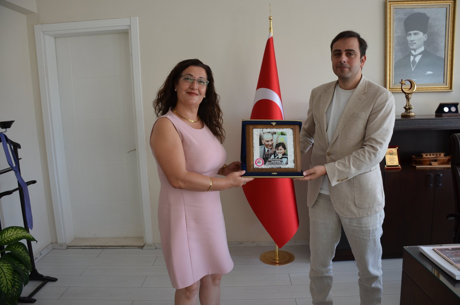 ÇOCUKLAR BİZİM GELECEĞİMİZDİR