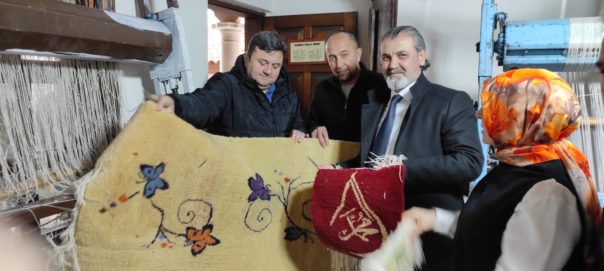 KADINLARIN ELİNDE YENİDEN HAYAT BULUYOR