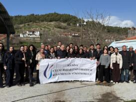 ÜNİVERSİTELİ GENÇLERDEN “SICAK” DOKUNUŞ