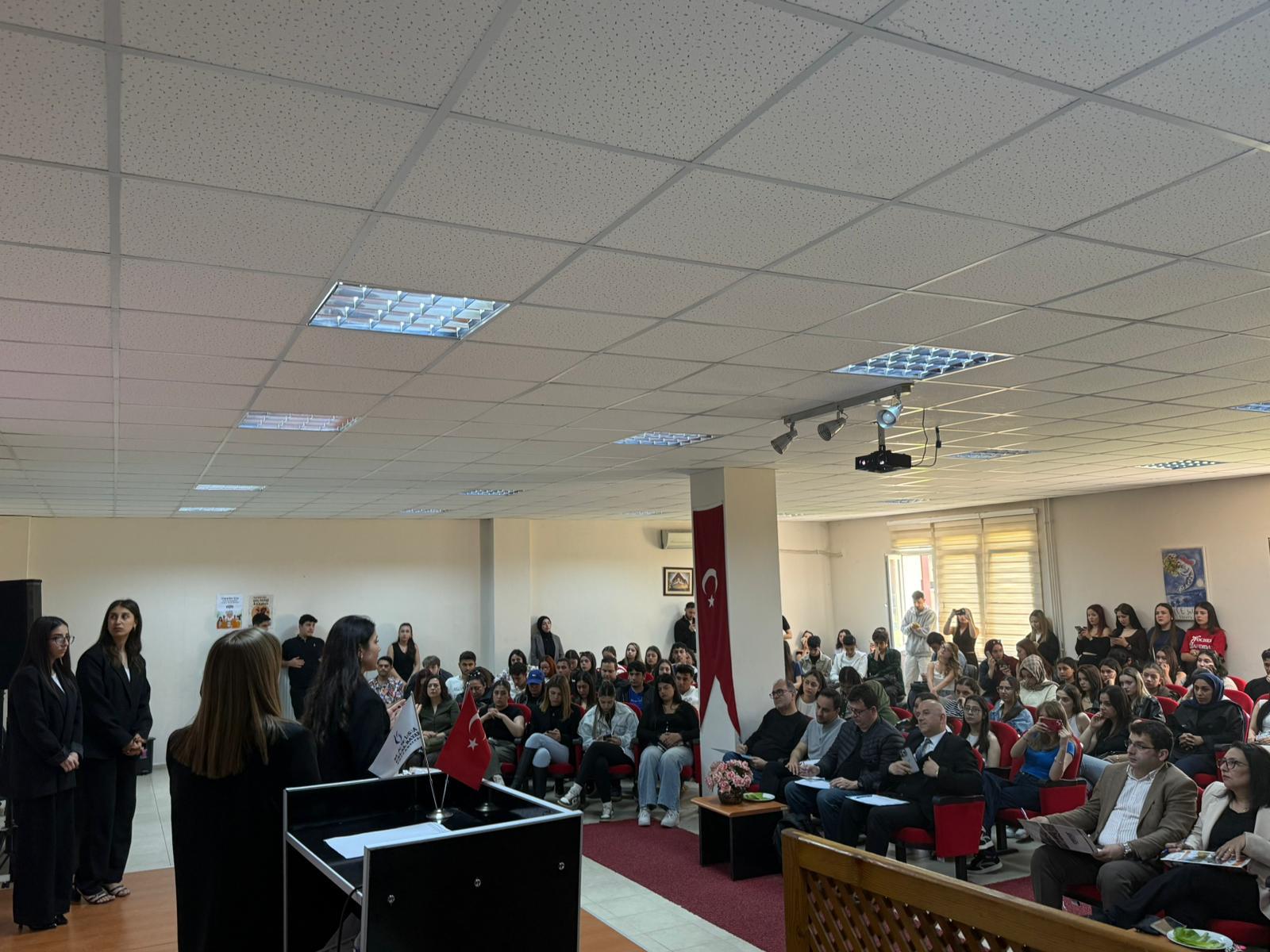 KULA MESLEK YÜKSEK OKULUNDA 25 PROJE YARİŞTI